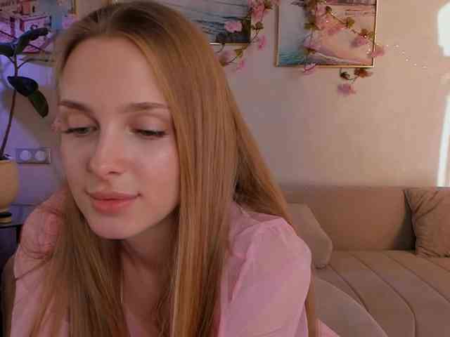 CrimsonAura webcam