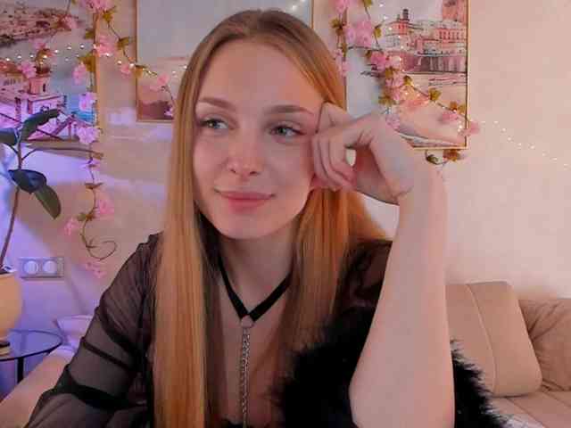 CrimsonAura webcam