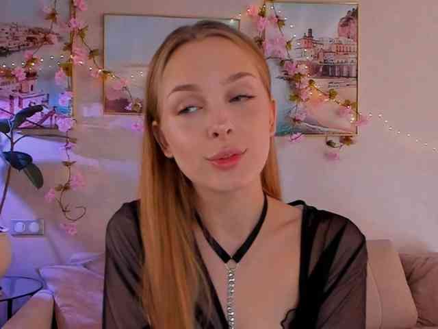 CrimsonAura webcam