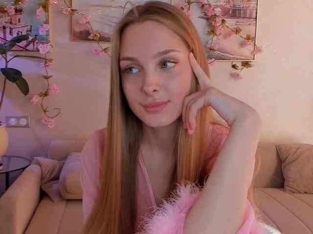 CrimsonAura webcam