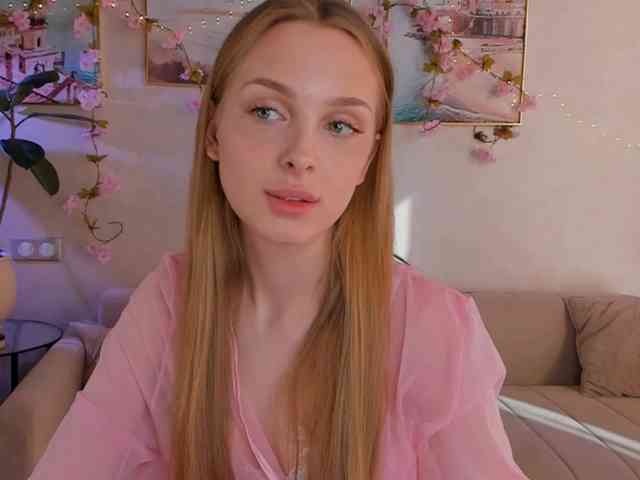 CrimsonAura webcam