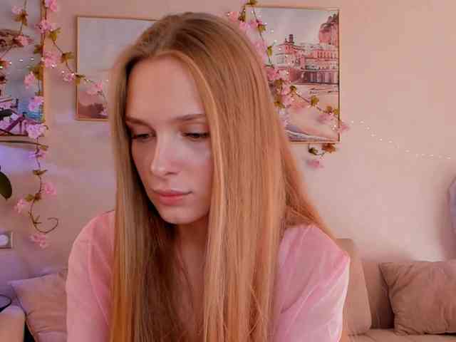CrimsonAura webcam