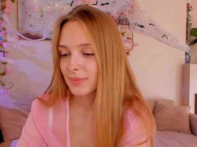 CrimsonAura webcam