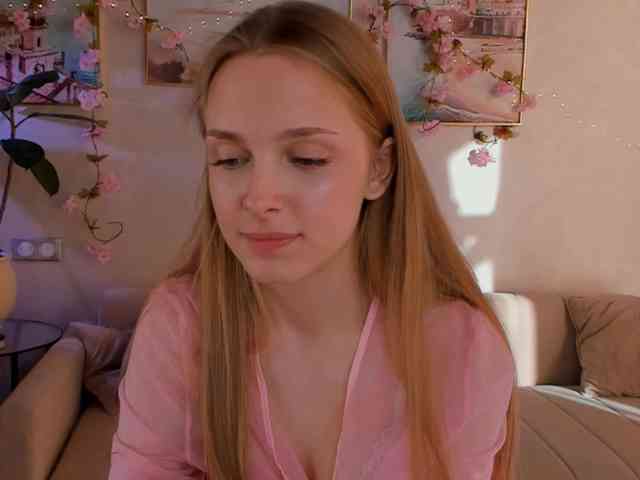 CrimsonAura webcam