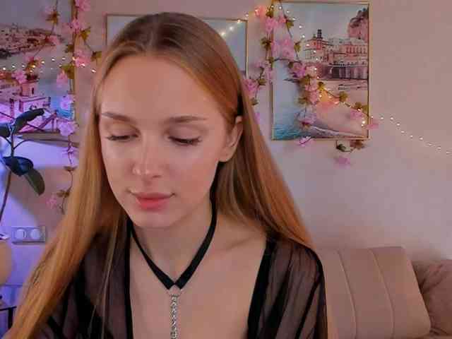 CrimsonAura webcam