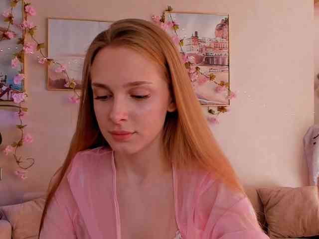CrimsonAura webcam