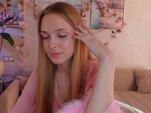 CrimsonAura webcam