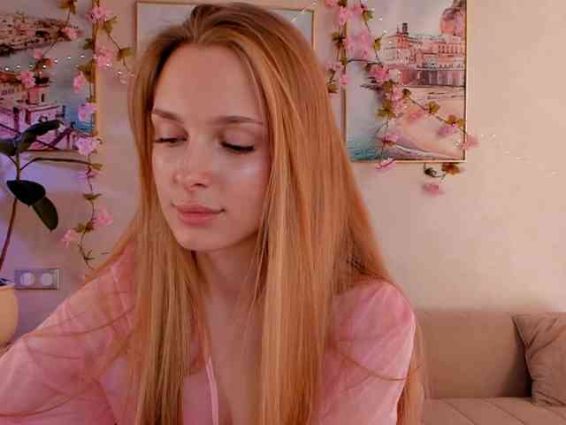 CrimsonAura webcam