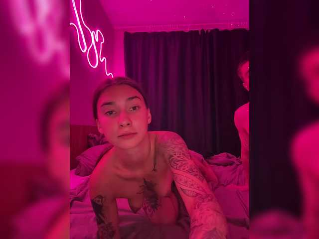 Entra en el chat con el modelo Phantomweee Phantomweee