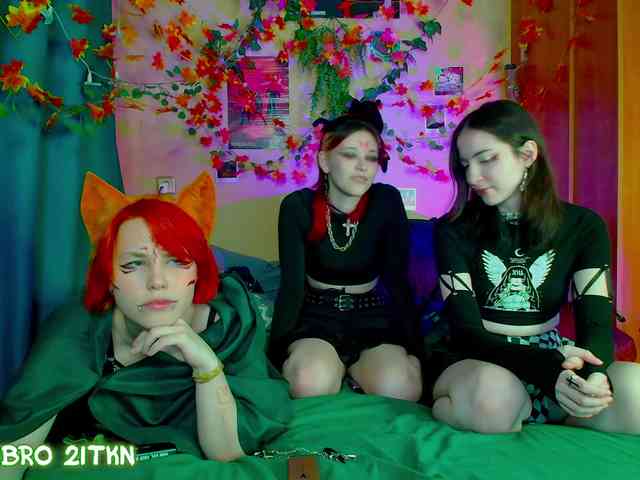 Tricky_Kitsune webcam