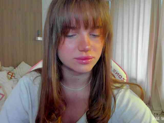 Naomimif webcam