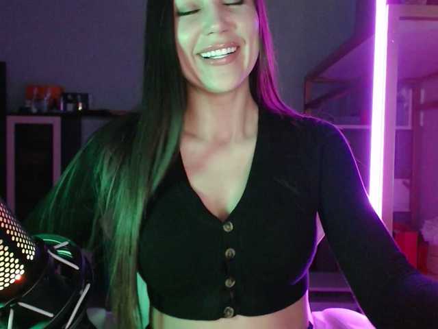 Vai a chattare su QWEENII QWEENII