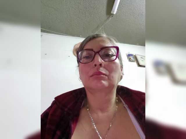 miatitsmature webcam