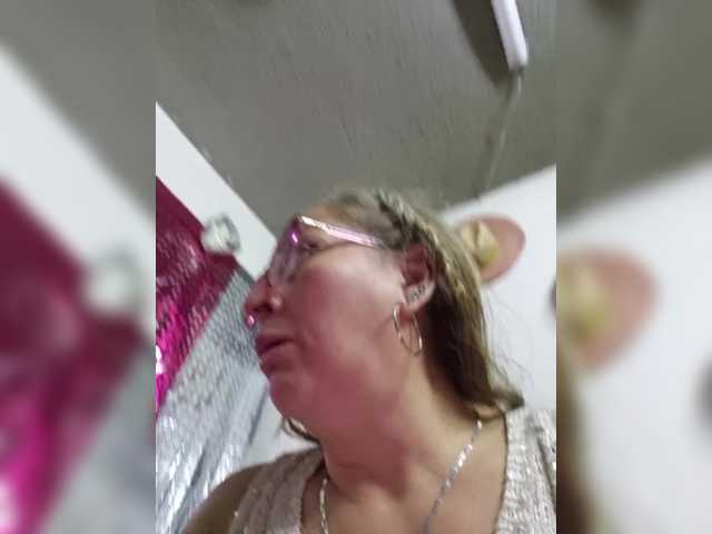 miatitsmature webcam