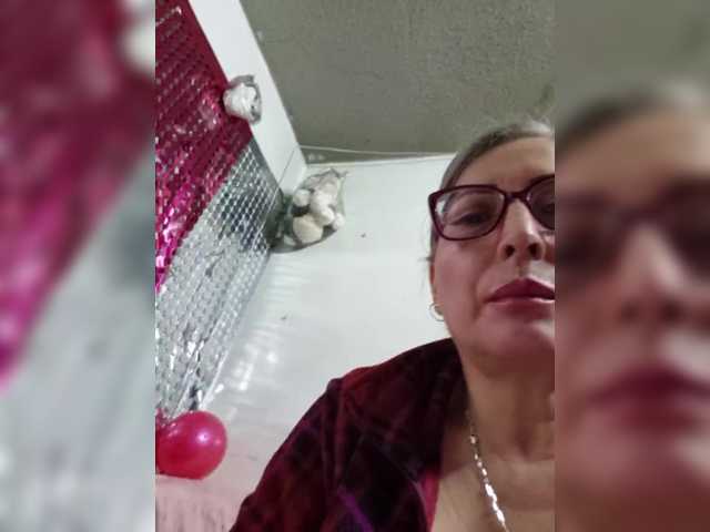 miatitsmature webcam