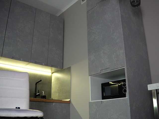 Entra en el chat con el modelo AnnaPurnaa AnnaPurnaa