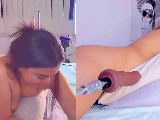 Playful-Lucyx webcam