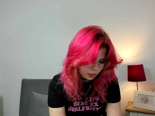 ZoeCharming webcam