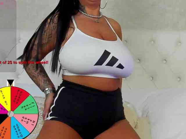 SierraQuinn webcam