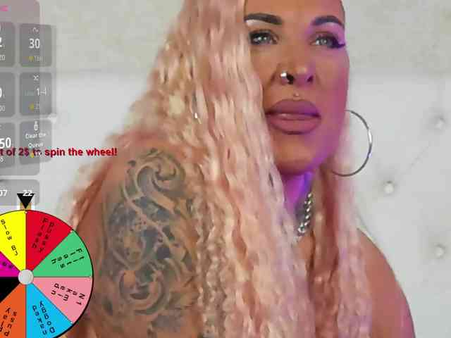 SierraQuinn webcam