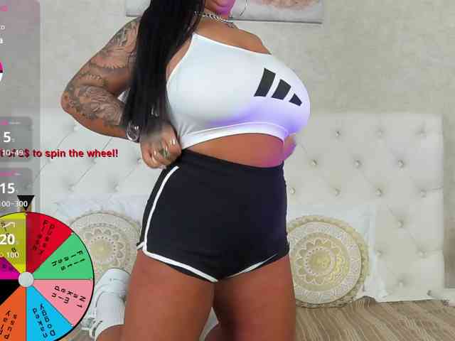 SierraQuinn webcam