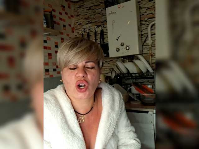 Accedi alla chat con il nickname murr-kitty murr-kitty