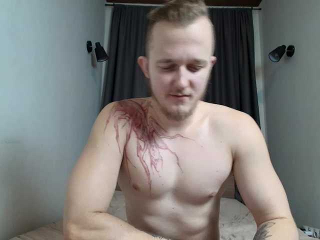 Vai a chattare su AlexAndPole AlexAndPole