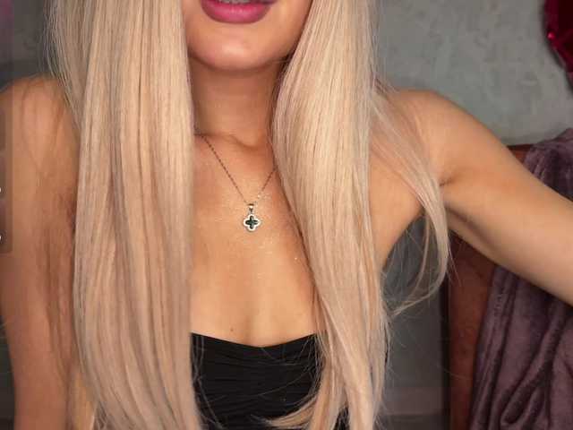 Entrez le videochat erotique avec le
modèle PinkFoxya PinkFoxya