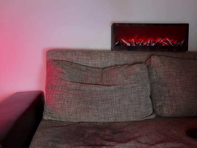 Accedi alla chat con il nickname PinkFoxya PinkFoxya