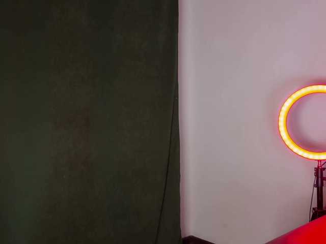 Accedi alla chat con il nickname PinkFoxya PinkFoxya