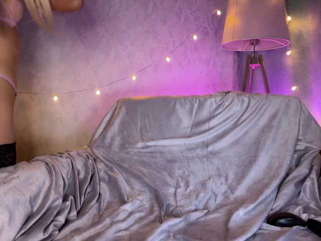 Entra en el chat con el modelo PinkFoxya PinkFoxya