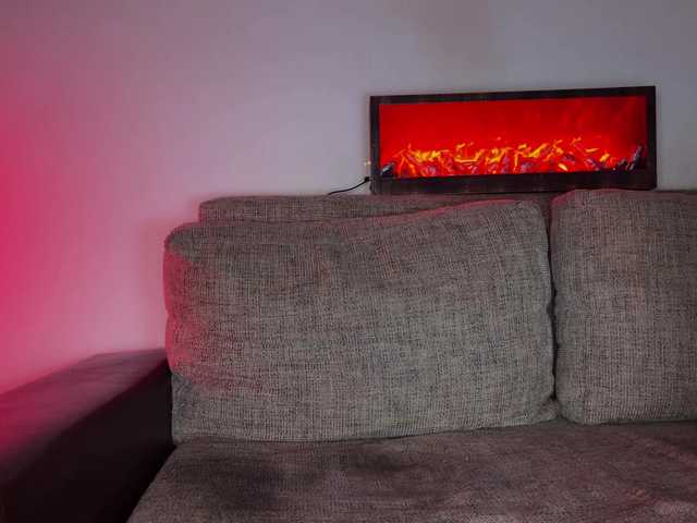 Accedi alla chat con il nickname PinkFoxya PinkFoxya