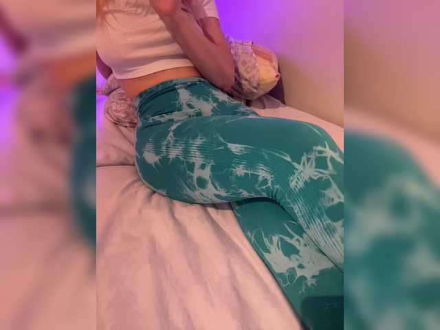 PinkFoxya webcam