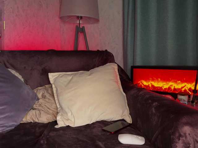 Entrez le videochat erotique avec le
modèle PinkFoxya PinkFoxya