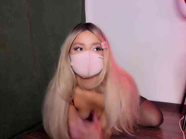 PinkFoxya webcam