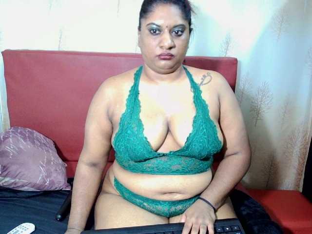IndianChantal webcam