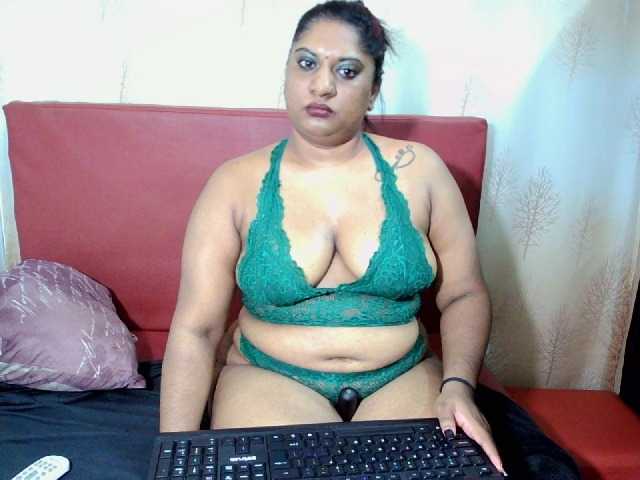 IndianChantal webcam
