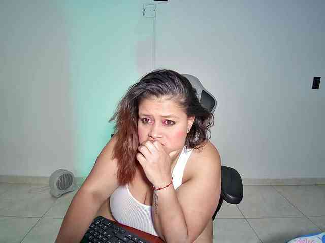 LizzMilf webcam
