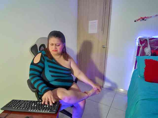 LizzMilf webcam