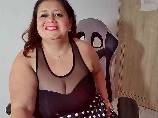 LizzMilf webcam