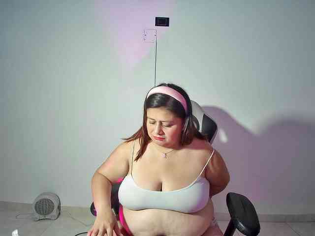 LizzMilf webcam