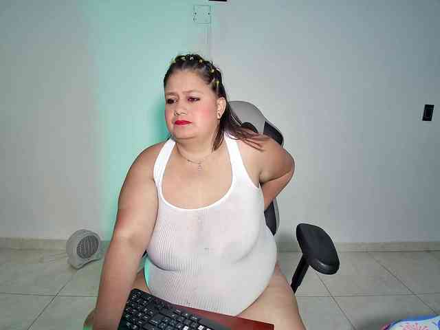LizzMilf webcam