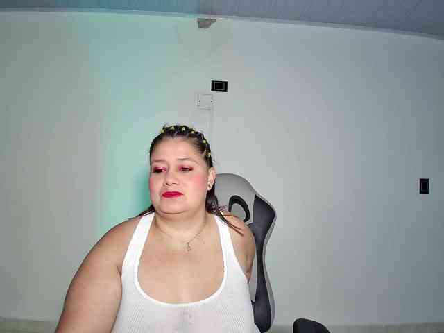 LizzMilf webcam
