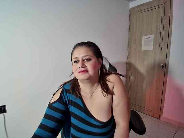 LizzMilf webcam