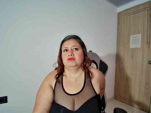 LizzMilf webcam