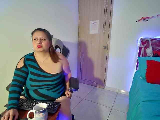 LizzMilf webcam