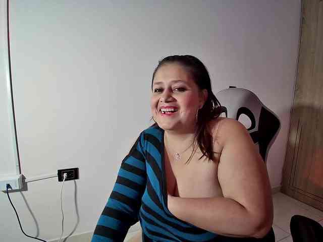 LizzMilf webcam