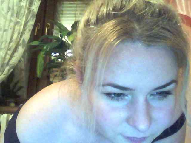HollyLaPretty webcam