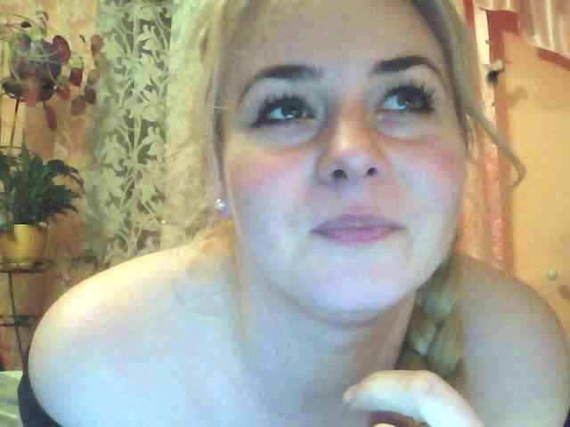 HollyLaPretty webcam