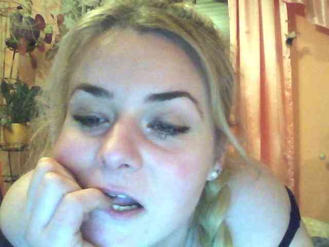 HollyLaPretty webcam